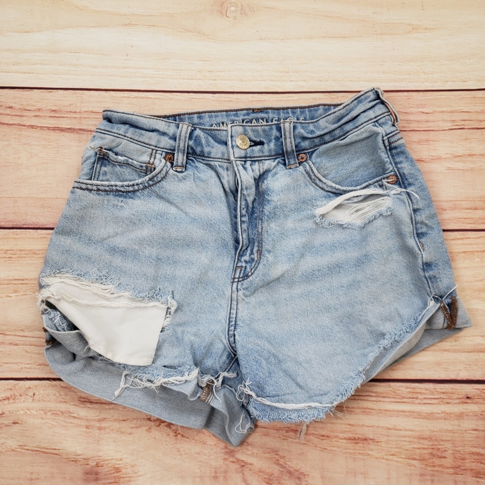 American Eagle Mom Short Women 0 Light Wash Distressed High Waisted Denim Shorts